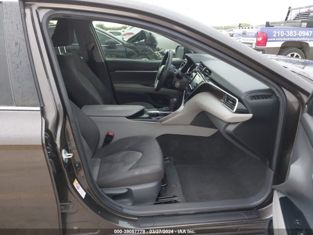 Toyota CAMRY LE 2018 JTNB11HK2J3014981 Image 5