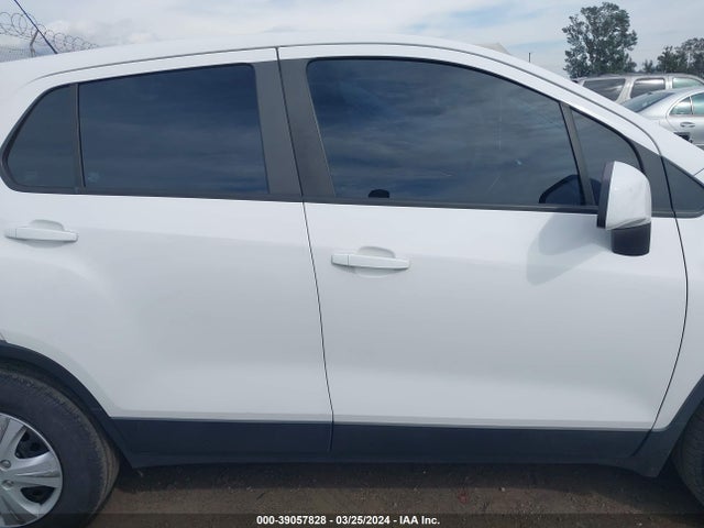 Chevrolet TRAX LS 2019 LSGCJKSBXKY008426 Image 14
