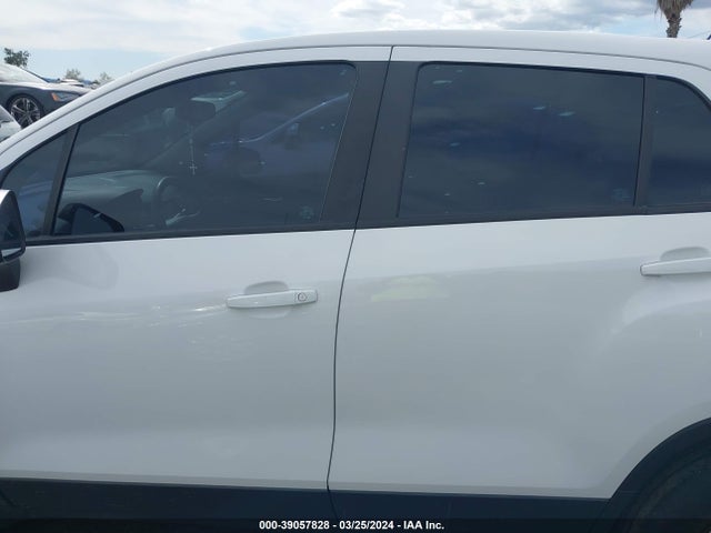 Chevrolet TRAX LS 2019 LSGCJKSBXKY008426 Image 15