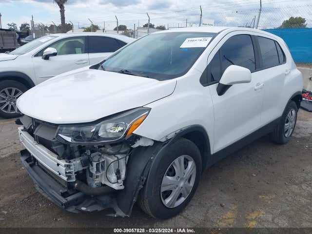 Chevrolet TRAX LS 2019 LSGCJKSBXKY008426 Image 2