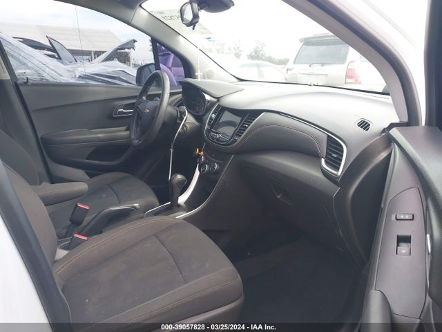 Chevrolet TRAX LS 2019 LSGCJKSBXKY008426 Image 5