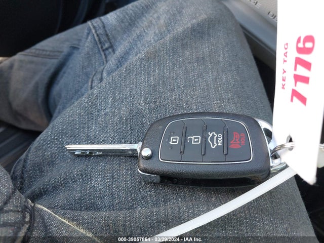 Hyundai SONATA SE 2016 5NPE24AF8GH337569 Image 11