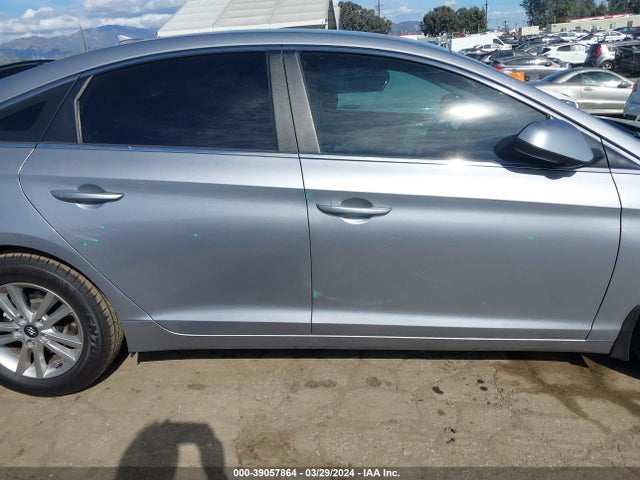 Hyundai SONATA SE 2016 5NPE24AF8GH337569 Image 14