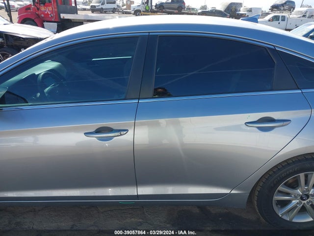 Hyundai SONATA SE 2016 5NPE24AF8GH337569 Image 15