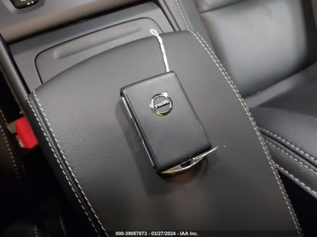 YV4L12UK5R2236871 Volvo XC40 CORE