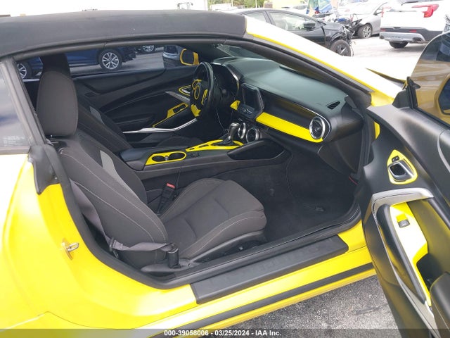 Chevrolet Camaro 1lt 2017 1G1FB3DSXH0177838 Image 5
