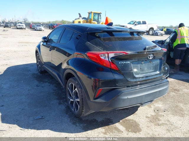 Toyota C-HR XLE 2020 JTNKHMBX9L1068181 Image 3