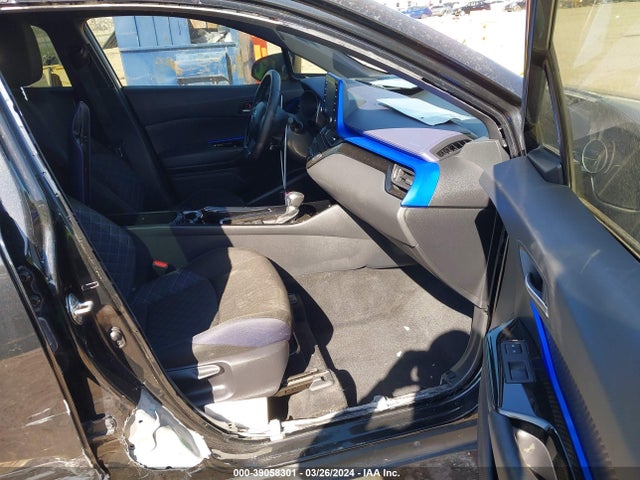 Toyota C-HR XLE 2020 JTNKHMBX9L1068181 Image 5