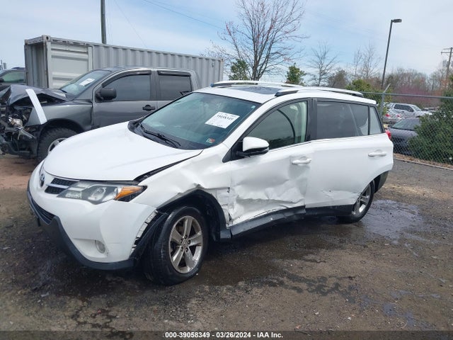 Toyota Rav4 Xle 2015 JTMRFREV3FD136770 Image 2