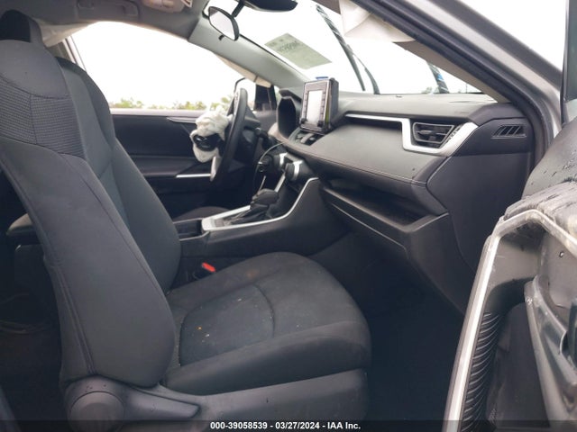 Toyota RAV4 LE 2021 2T3H1RFV7MW142760 Image 5