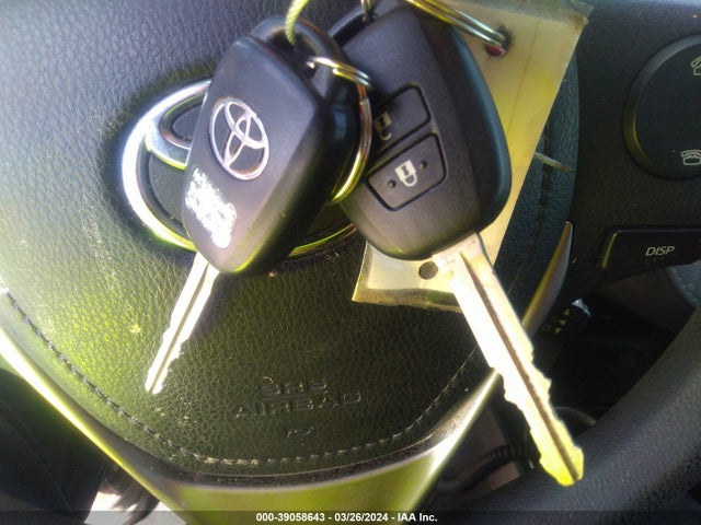 Toyota RAV4 LE 2014 JTMZFREV1EJ022606 Image 11