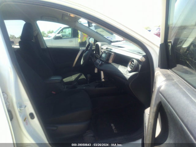 Toyota RAV4 LE 2014 JTMZFREV1EJ022606 Image 5