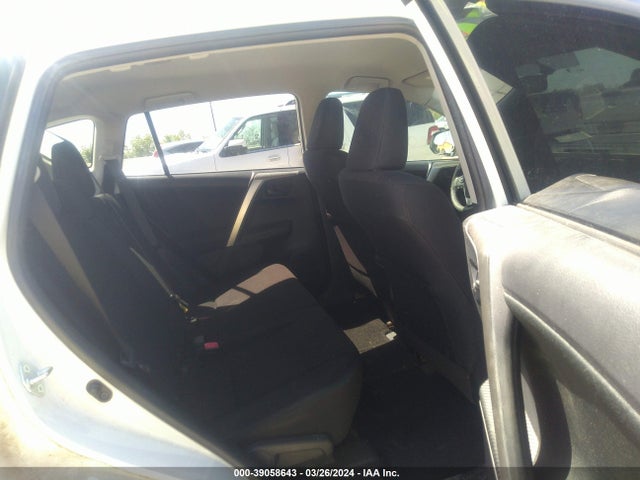 Toyota RAV4 LE 2014 JTMZFREV1EJ022606 Image 8