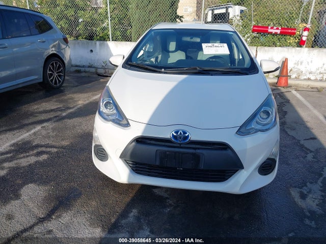 Toyota Prius C One 2015 JTDKDTB31F1577659 Image 12