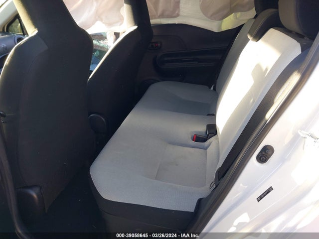Toyota Prius C One 2015 JTDKDTB31F1577659 Image 8