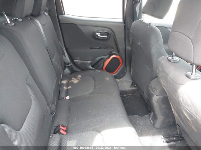 ZACCJBAB8JPH58864 Jeep Renegade Upland Edition 4x4