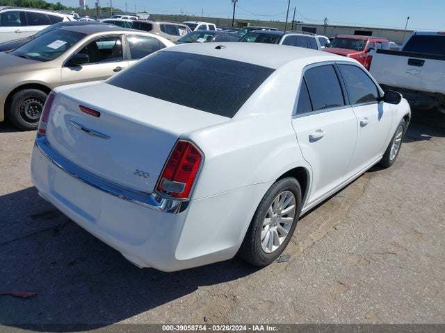 Chrysler 300 2014 2C3CCAAGXEH228956 Image 4