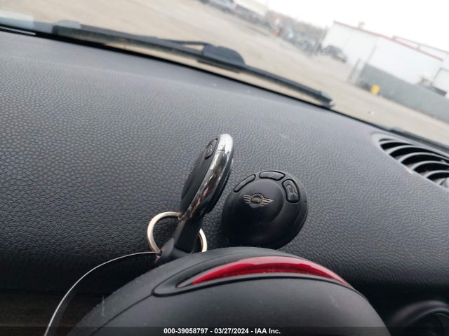 2009 MINI COOPER CLUBMAN WMWML33559TX35664 Photo 10