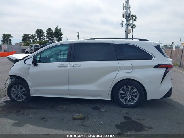 Toyota SIENNA XLE 2021 5TDYRKEC9MS026185 Image 14