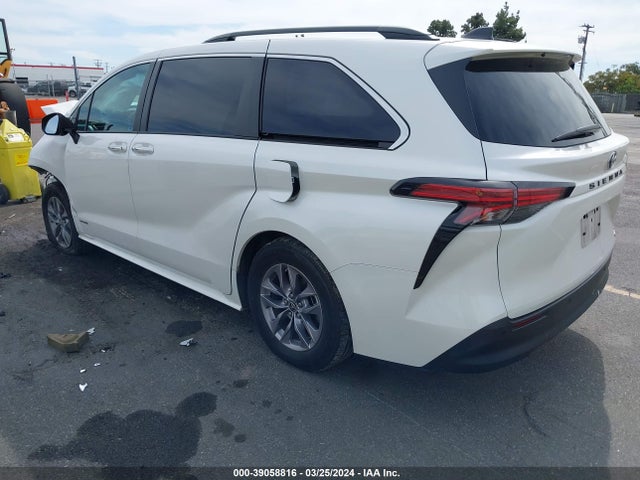 Toyota SIENNA XLE 2021 5TDYRKEC9MS026185 Image 3