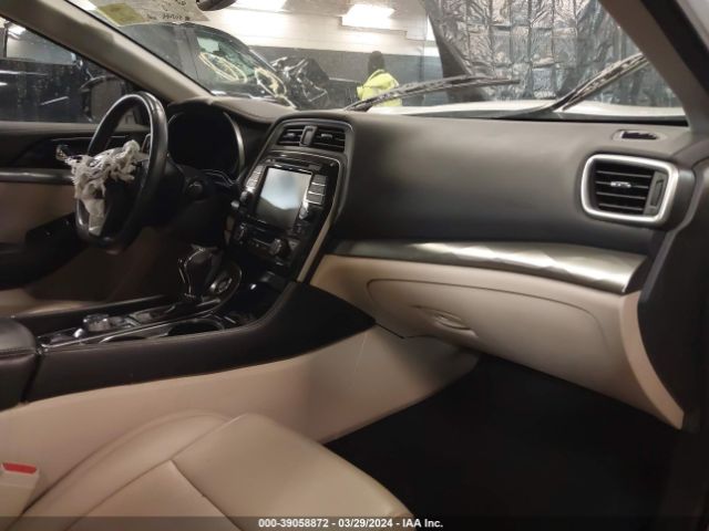 1N4AA6AV5KC379227 Nissan Maxima 3.5 Sl