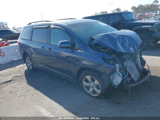 Toyota Sienna Le 8 Passenger 2015 5TDKK3DCXFS613497 Image 1