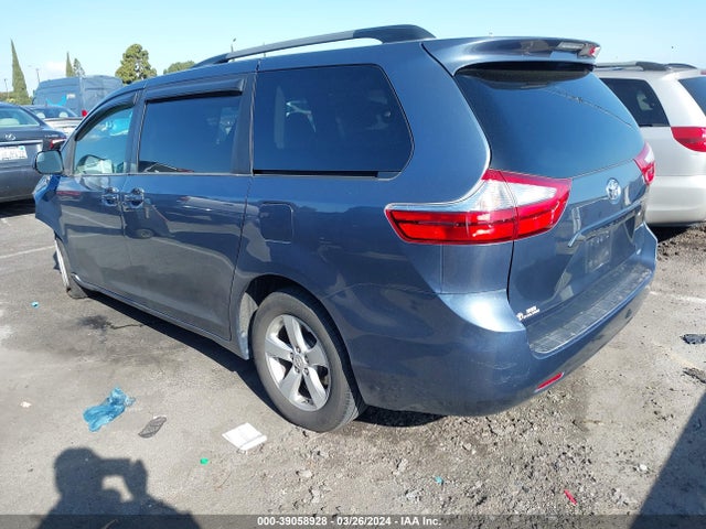 Toyota Sienna Le 8 Passenger 2015 5TDKK3DCXFS613497 Image 3