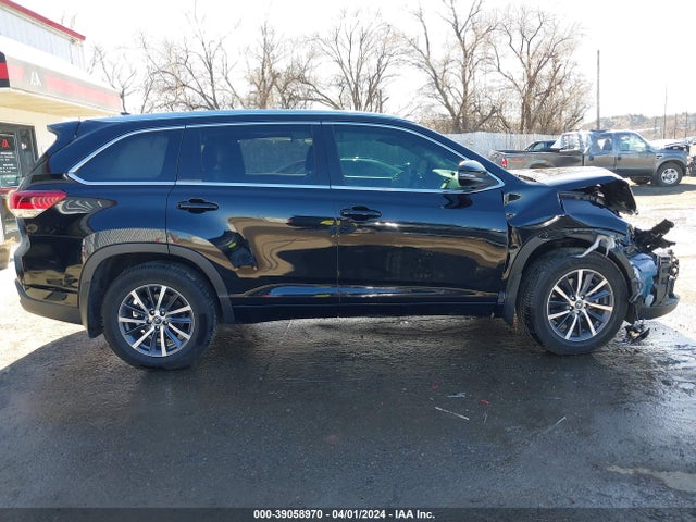 Toyota Highlander Xle 2017 5TDJZRFHXHS455927 Image 14