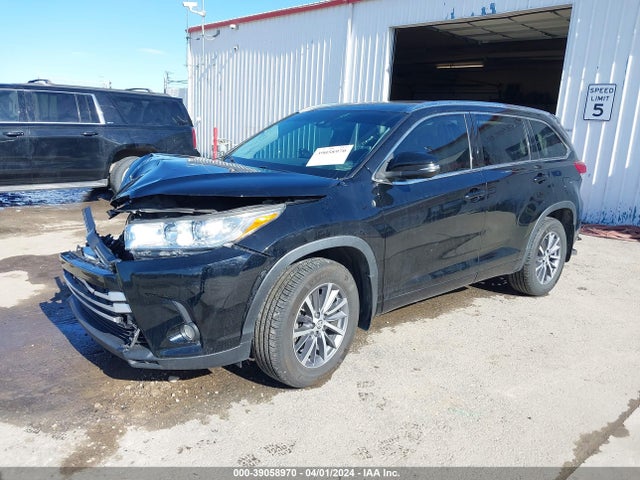Toyota Highlander Xle 2017 5TDJZRFHXHS455927 Image 2