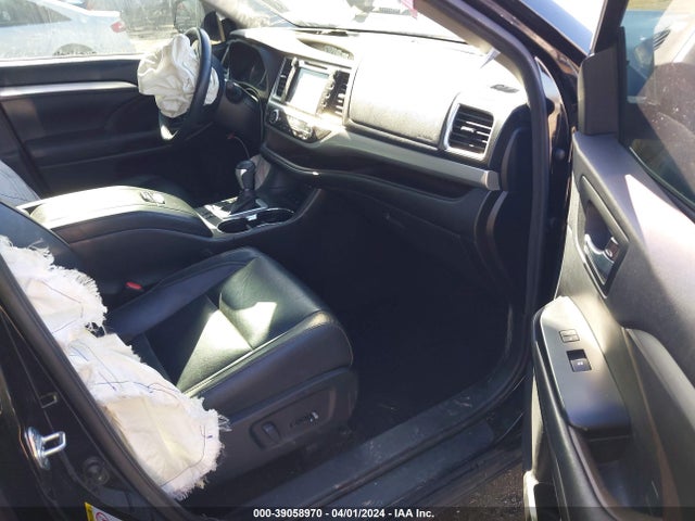 Toyota Highlander Xle 2017 5TDJZRFHXHS455927 Image 5