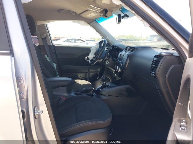 KIA Soul 2017 KNDJN2A2XH7485672 Image 5