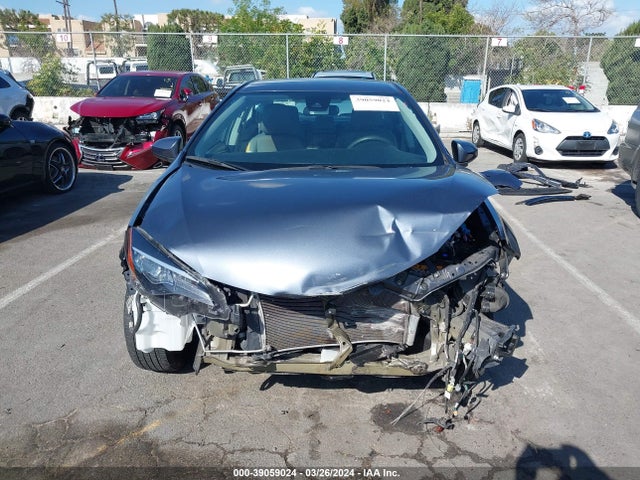 Toyota COROLLA LE 2018 5YFBURHE3JP843392 Image 13