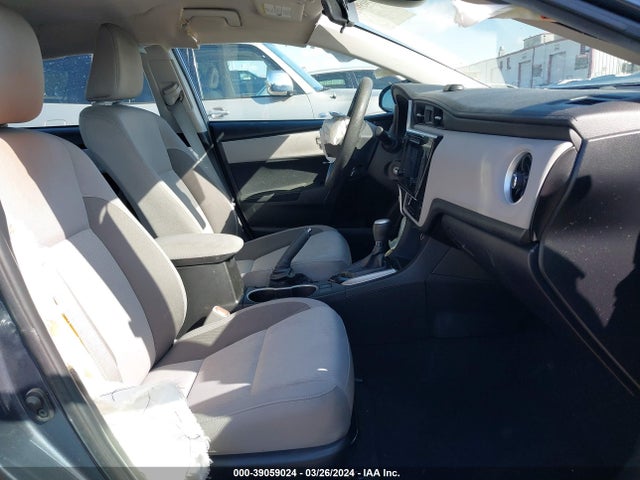 Toyota COROLLA LE 2018 5YFBURHE3JP843392 Image 5