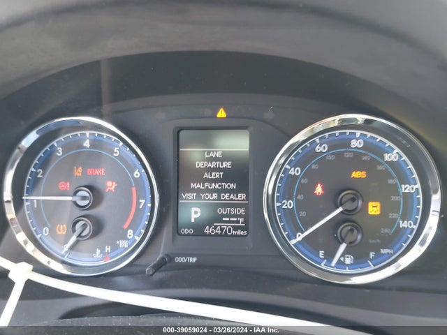 Toyota COROLLA LE 2018 5YFBURHE3JP843392 Image 7