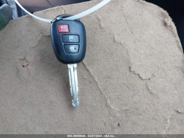 JTMWFREV6EJ016027 Toyota Rav4 Xle