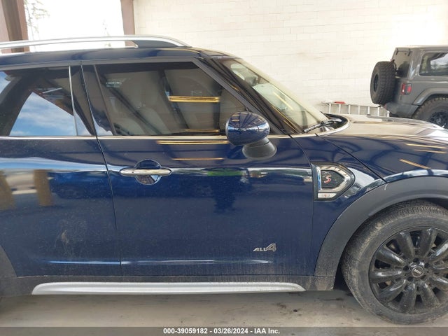 Mini Countryman Cooper S 2019 WMZYT5C50K3G92036 Image 13