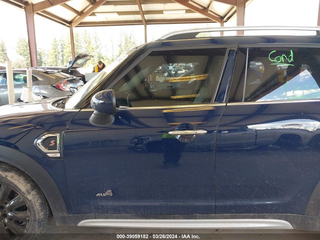 Mini Countryman Cooper S 2019 WMZYT5C50K3G92036 Image 14