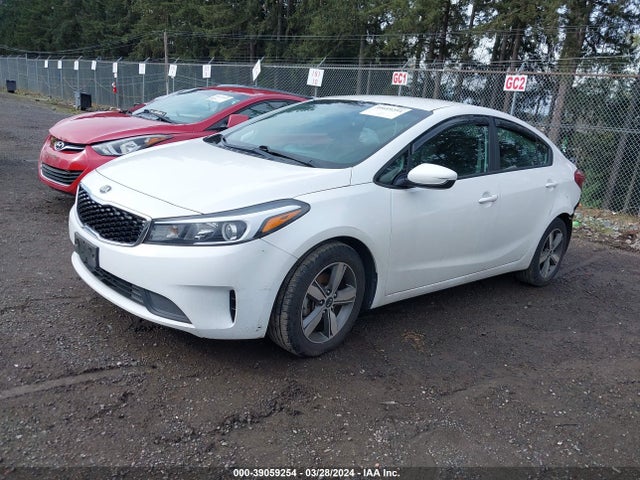 KIA FORTE LX 2018 3KPFL4A73JE261412 Image 2