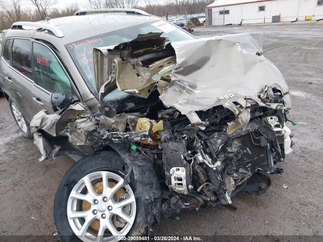 1C4PJMCB5GW241396 Jeep Cherokee Latitude