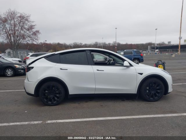 7SAYGDEE1NF436670 Tesla Model Y