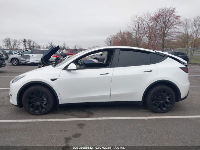 7SAYGDEE1NF436670 Tesla Model Y