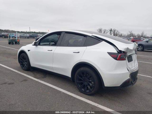 7SAYGDEE1NF436670 Tesla Model Y