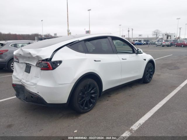 7SAYGDEE1NF436670 Tesla Model Y