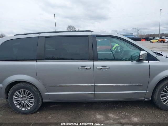2C4RC1CGXGR113080 Chrysler Town & Country Touring-l Anniversary Edition