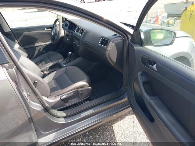 3VWD07AJ0EM371971 Volkswagen Jetta 1.8t Se