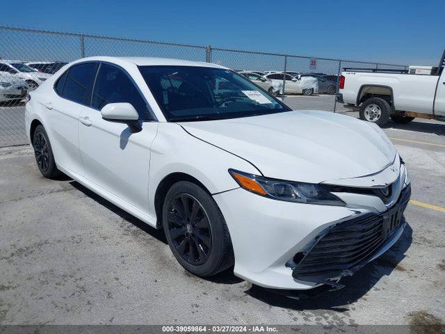Toyota CAMRY LE 2019 4T1B11HK7KU841497 zdjęcie główne