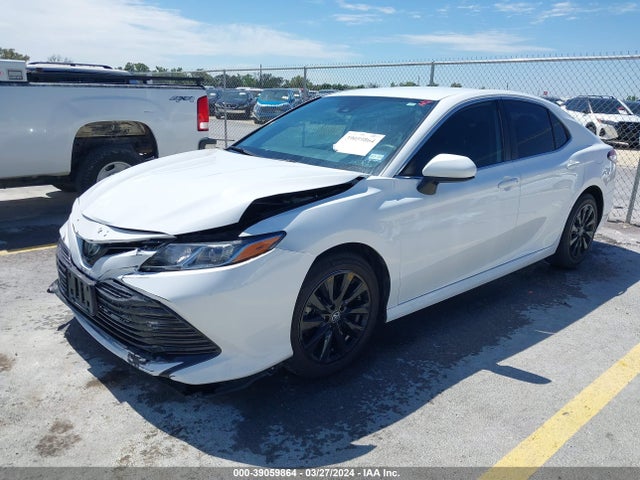 Toyota CAMRY LE 2019 4T1B11HK7KU841497 Image 2