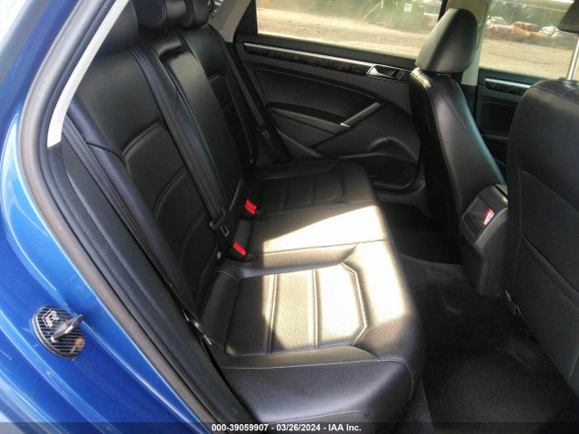 1VWDT7A31HC039343 Volkswagen Passat 1.8t R-line
