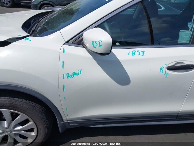 Nissan ROGUE S 2017 5N1AT2MV0HC773585 Image 16