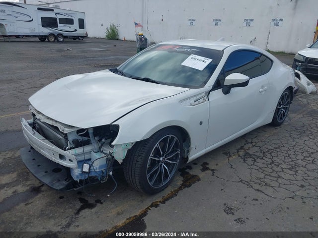 Toyota 86 2018 JF1ZNAA14J8700909 Image 2